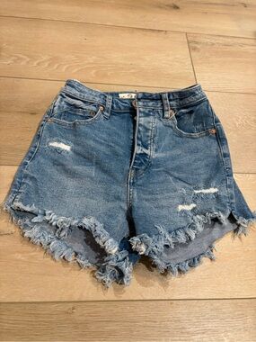 We The Free Light Blue Distressed Denim Shorts high rise 4” short size 25